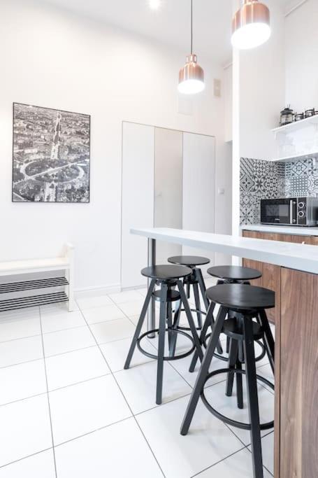 Wyjatkowy Apartament Na Rynku Breslavia Exterior foto